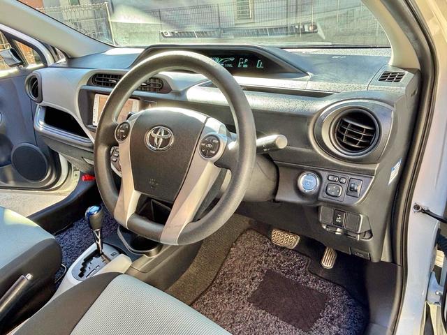 アクア S ETC バックカメラ ナビ TV アルミホイール スマートキー アイドリングストップ 電動格納ミラー CVT 衝突安全ボディ 記録簿 ABS ESC CD エアコン パワーステアリング(48枚目)