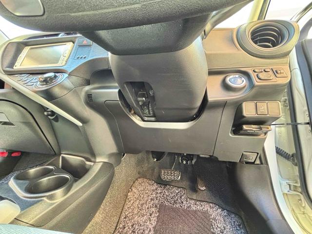 アクア S ETC バックカメラ ナビ TV アルミホイール スマートキー アイドリングストップ 電動格納ミラー CVT 衝突安全ボディ 記録簿 ABS ESC CD エアコン パワーステアリング(53枚目)