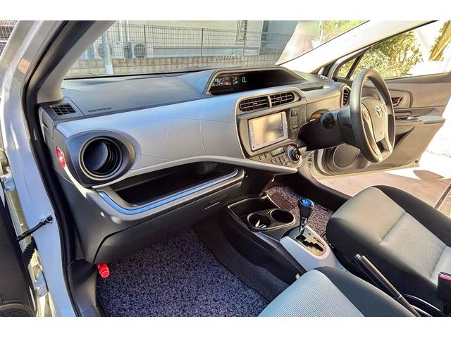 アクア S ETC バックカメラ ナビ TV アルミホイール スマートキー アイドリングストップ 電動格納ミラー CVT 衝突安全ボディ 記録簿 ABS ESC CD エアコン パワーステアリング(54枚目)