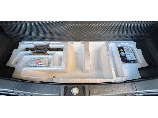 ソリオバンディット ベースグレード ETC バックカメラ ナビ TV 両側電動スライドドア オートライト HID スマートキー 電動格納ミラー ウォークスルー CVT アルミホイール CD DVD再生 USB Bluetooth 記録簿(29枚目)