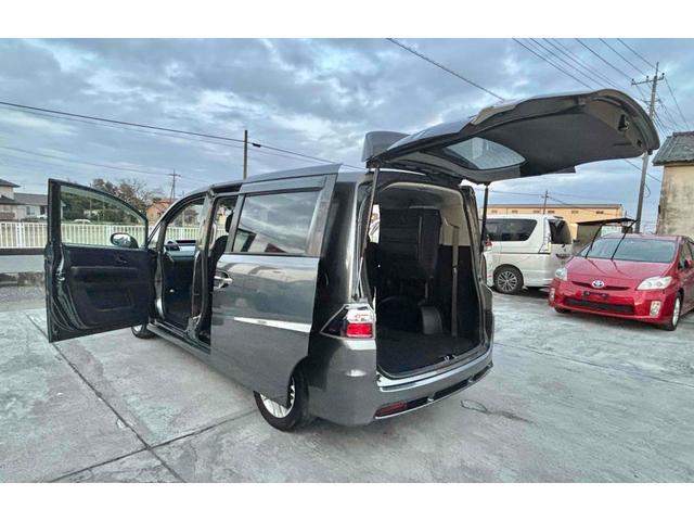 ステップワゴン スパーダＳ　Ｚ　ＨＤＤナビパッケージ　ＥＴＣ　バックカメラ　ナビ　ＴＶ　両側スライド・片側電動　ＨＩＤ　キーレスエントリー　電動格納ミラー　後席モニター　３列シート　ウォークスルー　ＡＴ　アルミホイール　ＣＤ　Ｂｌｕｅｔｏｏｔｈ（19枚目）