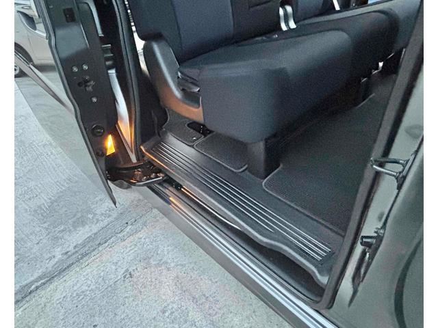 ステップワゴン スパーダＳ　Ｚ　ＨＤＤナビパッケージ　ＥＴＣ　バックカメラ　ナビ　ＴＶ　両側スライド・片側電動　ＨＩＤ　キーレスエントリー　電動格納ミラー　後席モニター　３列シート　ウォークスルー　ＡＴ　アルミホイール　ＣＤ　Ｂｌｕｅｔｏｏｔｈ（33枚目）