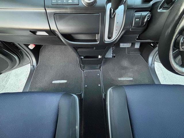 ステップワゴン スパーダＳ　Ｚ　ＨＤＤナビパッケージ　ＥＴＣ　バックカメラ　ナビ　ＴＶ　両側スライド・片側電動　ＨＩＤ　キーレスエントリー　電動格納ミラー　後席モニター　３列シート　ウォークスルー　ＡＴ　アルミホイール　ＣＤ　Ｂｌｕｅｔｏｏｔｈ（38枚目）