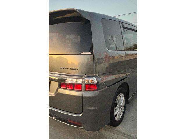 ステップワゴン スパーダＳ　Ｚ　ＨＤＤナビパッケージ　ＥＴＣ　バックカメラ　ナビ　ＴＶ　両側スライド・片側電動　ＨＩＤ　キーレスエントリー　電動格納ミラー　後席モニター　３列シート　ウォークスルー　ＡＴ　アルミホイール　ＣＤ　Ｂｌｕｅｔｏｏｔｈ（69枚目）