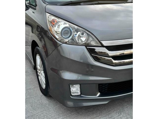 ステップワゴン スパーダＳ　Ｚ　ＨＤＤナビパッケージ　ＥＴＣ　バックカメラ　ナビ　ＴＶ　両側スライド・片側電動　ＨＩＤ　キーレスエントリー　電動格納ミラー　後席モニター　３列シート　ウォークスルー　ＡＴ　アルミホイール　ＣＤ　Ｂｌｕｅｔｏｏｔｈ（71枚目）