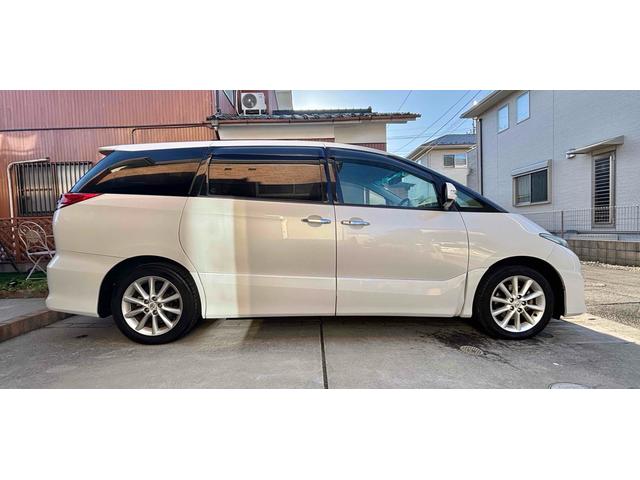 エスティマ ２．４アエラス　Ｇエディション　ＥＴＣ　バックカメラ　ナビ　ＴＶ　オートクルーズコントロール　両側電動スライドドア　ＨＩＤ　スマートキー　電動格納ミラー　後席モニター　３列シート　ウォークスルー　オットマン　ＣＶＴ　アルミホイール（4枚目）