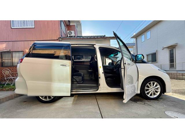 エスティマ ２．４アエラス　Ｇエディション　ＥＴＣ　バックカメラ　ナビ　ＴＶ　オートクルーズコントロール　両側電動スライドドア　ＨＩＤ　スマートキー　電動格納ミラー　後席モニター　３列シート　ウォークスルー　オットマン　ＣＶＴ　アルミホイール（12枚目）