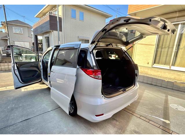 エスティマ ２．４アエラス　Ｇエディション　ＥＴＣ　バックカメラ　ナビ　ＴＶ　オートクルーズコントロール　両側電動スライドドア　ＨＩＤ　スマートキー　電動格納ミラー　後席モニター　３列シート　ウォークスルー　オットマン　ＣＶＴ　アルミホイール（18枚目）