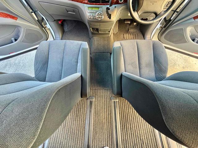 エスティマ ２．４アエラス　Ｇエディション　ＥＴＣ　バックカメラ　ナビ　ＴＶ　オートクルーズコントロール　両側電動スライドドア　ＨＩＤ　スマートキー　電動格納ミラー　後席モニター　３列シート　ウォークスルー　オットマン　ＣＶＴ　アルミホイール（36枚目）