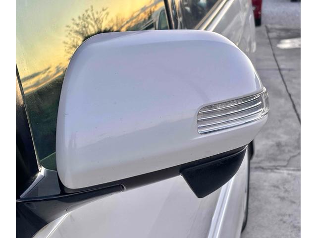 エスティマ ２．４アエラス　Ｇエディション　ＥＴＣ　バックカメラ　ナビ　ＴＶ　オートクルーズコントロール　両側電動スライドドア　ＨＩＤ　スマートキー　電動格納ミラー　後席モニター　３列シート　ウォークスルー　オットマン　ＣＶＴ　アルミホイール（75枚目）