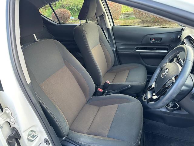 アクア G 誤発進抑制機能 セキュリティー デュアルエアバック I-STOP 衝突安全ボディ パワーウィンドウ ESC ATエアコン ABS パワーステアリング オートライト オートクルーズ 運転席エアバッグ(9枚目)