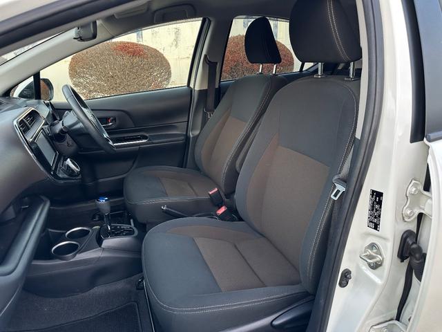 アクア G 誤発進抑制機能 セキュリティー デュアルエアバック I-STOP 衝突安全ボディ パワーウィンドウ ESC ATエアコン ABS パワーステアリング オートライト オートクルーズ 運転席エアバッグ(11枚目)