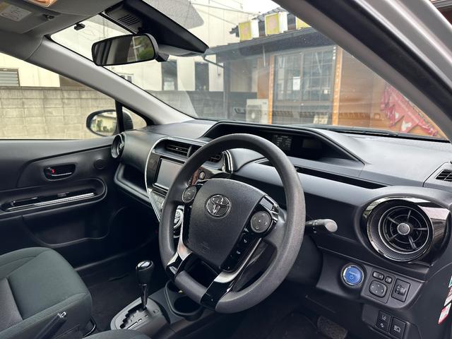アクア S 禁煙 格納ミラー 車線逸脱警報システム BLUETOOTH キーレスエントリ 安全ボディ LEDヘッドライト ドラレコ付 イモビ ナビ&TV オートエアコン デュアルエアバック ESC Bカメラ(10枚目)
