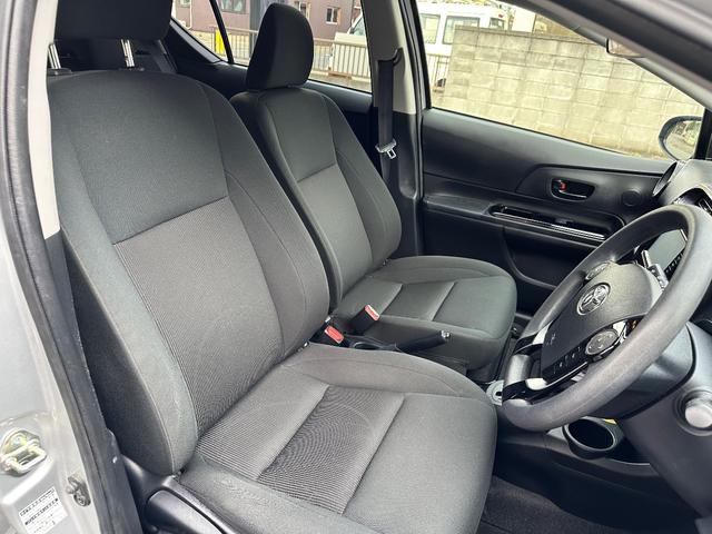 アクア S 禁煙 格納ミラー 車線逸脱警報システム BLUETOOTH キーレスエントリ 安全ボディ LEDヘッドライト ドラレコ付 イモビ ナビ&TV オートエアコン デュアルエアバック ESC Bカメラ(11枚目)