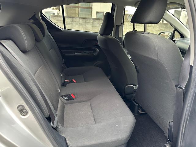 アクア S 禁煙 格納ミラー 車線逸脱警報システム BLUETOOTH キーレスエントリ 安全ボディ LEDヘッドライト ドラレコ付 イモビ ナビ&TV オートエアコン デュアルエアバック ESC Bカメラ(14枚目)