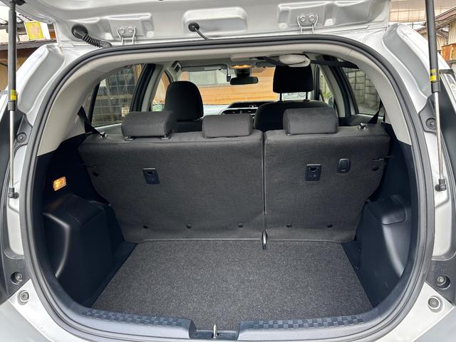 アクア S 禁煙 格納ミラー 車線逸脱警報システム BLUETOOTH キーレスエントリ 安全ボディ LEDヘッドライト ドラレコ付 イモビ ナビ&TV オートエアコン デュアルエアバック ESC Bカメラ(16枚目)