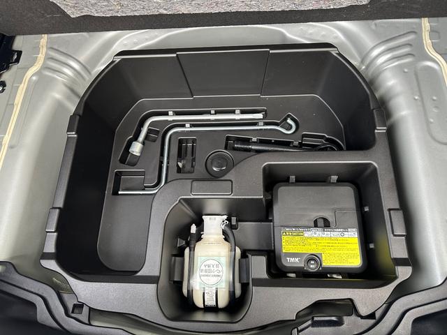 アクア S 禁煙 格納ミラー 車線逸脱警報システム BLUETOOTH キーレスエントリ 安全ボディ LEDヘッドライト ドラレコ付 イモビ ナビ&TV オートエアコン デュアルエアバック ESC Bカメラ(17枚目)