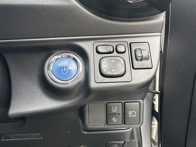 アクア S 禁煙 格納ミラー 車線逸脱警報システム BLUETOOTH キーレスエントリ 安全ボディ LEDヘッドライト ドラレコ付 イモビ ナビ&TV オートエアコン デュアルエアバック ESC Bカメラ(18枚目)