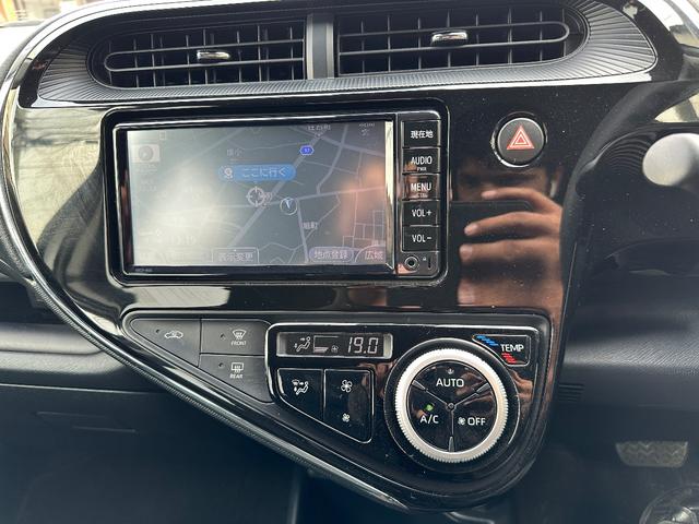 アクア S 禁煙 格納ミラー 車線逸脱警報システム BLUETOOTH キーレスエントリ 安全ボディ LEDヘッドライト ドラレコ付 イモビ ナビ&TV オートエアコン デュアルエアバック ESC Bカメラ(19枚目)