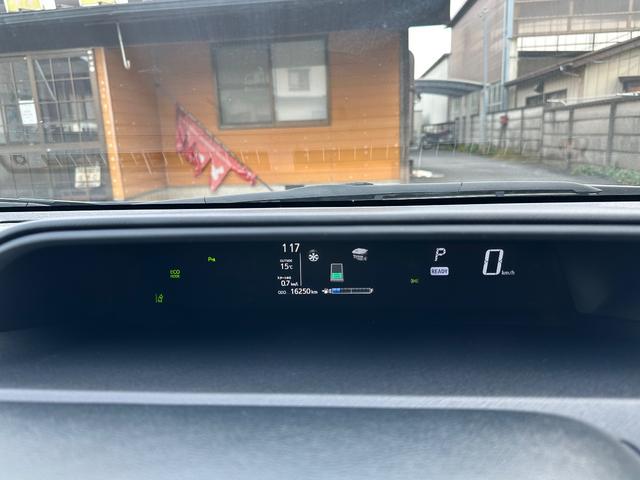 アクア S 禁煙 格納ミラー 車線逸脱警報システム BLUETOOTH キーレスエントリ 安全ボディ LEDヘッドライト ドラレコ付 イモビ ナビ&TV オートエアコン デュアルエアバック ESC Bカメラ(20枚目)