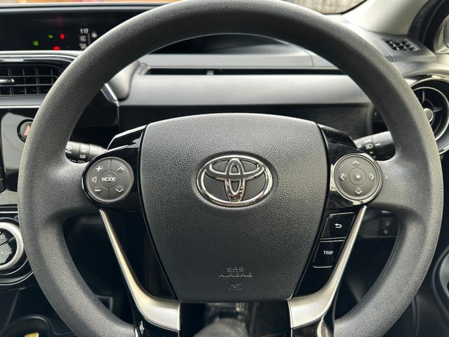 アクア S 禁煙 格納ミラー 車線逸脱警報システム BLUETOOTH キーレスエントリ 安全ボディ LEDヘッドライト ドラレコ付 イモビ ナビ&TV オートエアコン デュアルエアバック ESC Bカメラ(22枚目)