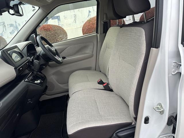 デイズ Ｘ　コーナーソナー　オートマチックハイビーム　踏み間違え防止　横滑防止装置　Ａライト　スマートキー　イモビライザー　バックカメラ　アイドリングストップ　キーレス　フルオートエアコン　衝突安全ボディ　ＷＡＢ（13枚目）