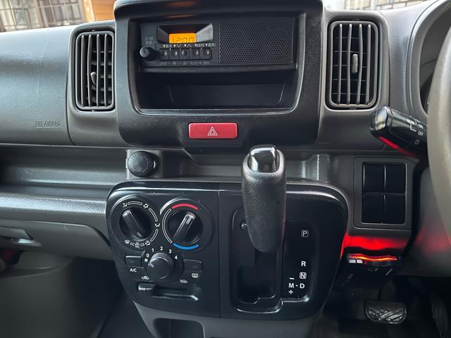 エブリイ ＰＡリミテッド　盗難防止　禁煙　衝撃安全ボディー　キーレスキー　助手席エアバック　エアバック　ＥＴＣ　パワステ　ＡＣ　ＡＢＳ　レーダーブレーキ装着車（19枚目）