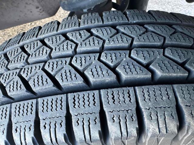 サンバーバン ＶＢ　２シーター　４ＷＤ　オートマ　両側スライドドア　エアコン　パワーステアリング　運転席エアバッグ　助手席エアバッグ　保証付き　走行１０４９０５ｋｍ（23枚目）