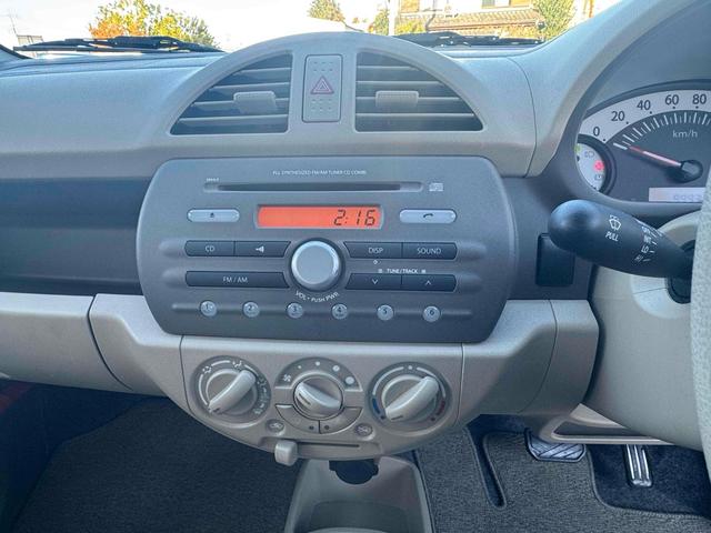 アルト Ｆ　キーレスエントリー　ＡＴ　盗難防止システム　ＣＤ　衝突安全ボディ　エアコン　パワーステアリング　パワーウィンドウ（3枚目）