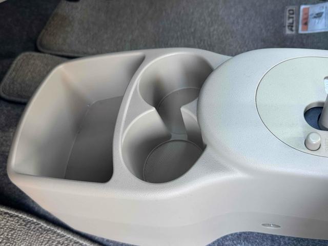 アルト Ｆ　キーレスエントリー　ＡＴ　盗難防止システム　ＣＤ　衝突安全ボディ　エアコン　パワーステアリング　パワーウィンドウ（10枚目）