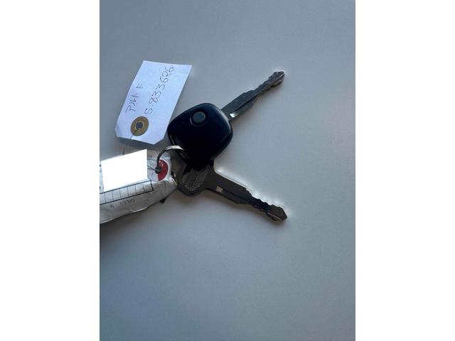 アルト Ｆ　キーレスエントリー　ＡＴ　盗難防止システム　ＣＤ　衝突安全ボディ　エアコン　パワーステアリング　パワーウィンドウ（34枚目）