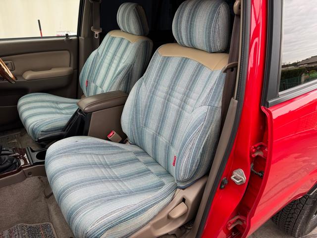 ハイラックスサーフ ＳＳＲ－Ｘ　ホワイトプレミアム　平成１４年車　全塗装済みレッド　リフトアップ　買取車　ナルディウッドハンドル　シートカバー　キーレス　フルセグ　ナビ　ＥＴＣ　記録簿（56枚目）