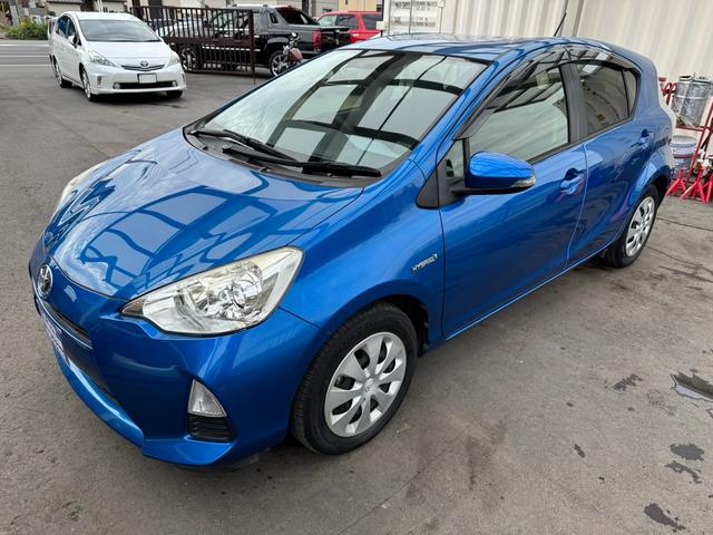 アクア Ｓ　買取車　ワンオーナー　車検令和９年１０月　スペアキー　記録簿　ナビ　フルセグ（走行中視聴可）　バックカメラ　ＥＴＣ　ＢＬＵＥＴＯＯＴＨ　純正バイザー（11枚目）