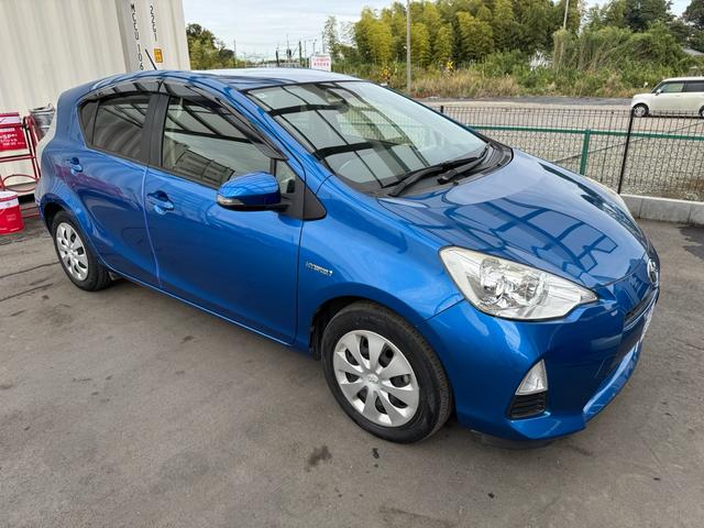 アクア Ｓ　買取車　ワンオーナー　車検令和９年１０月　スペアキー　記録簿　ナビ　フルセグ（走行中視聴可）　バックカメラ　ＥＴＣ　ＢＬＵＥＴＯＯＴＨ　純正バイザー（12枚目）