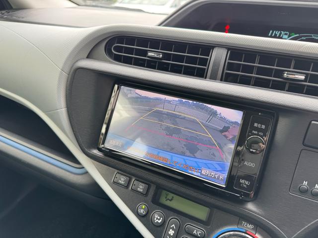 アクア Ｓ　買取車　ワンオーナー　車検令和９年１０月　スペアキー　記録簿　ナビ　フルセグ（走行中視聴可）　バックカメラ　ＥＴＣ　ＢＬＵＥＴＯＯＴＨ　純正バイザー（38枚目）