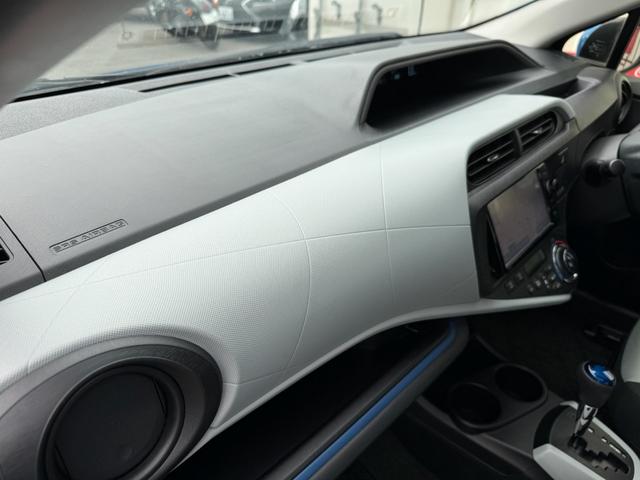 アクア Ｓ　買取車　ワンオーナー　車検令和９年１０月　スペアキー　記録簿　ナビ　フルセグ（走行中視聴可）　バックカメラ　ＥＴＣ　ＢＬＵＥＴＯＯＴＨ　純正バイザー（41枚目）