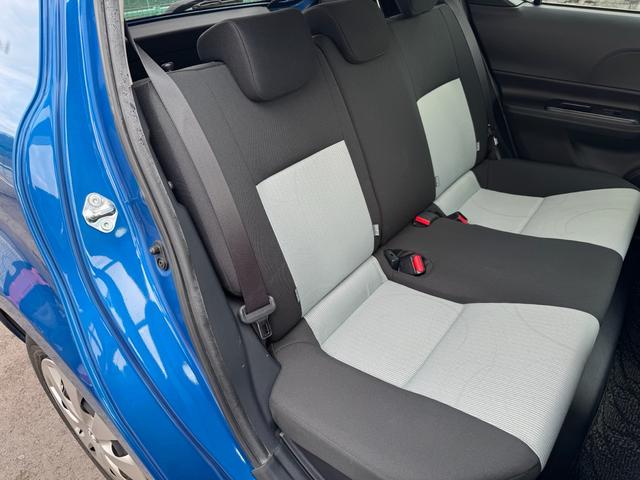 アクア Ｓ　買取車　ワンオーナー　車検令和９年１０月　スペアキー　記録簿　ナビ　フルセグ（走行中視聴可）　バックカメラ　ＥＴＣ　ＢＬＵＥＴＯＯＴＨ　純正バイザー（45枚目）