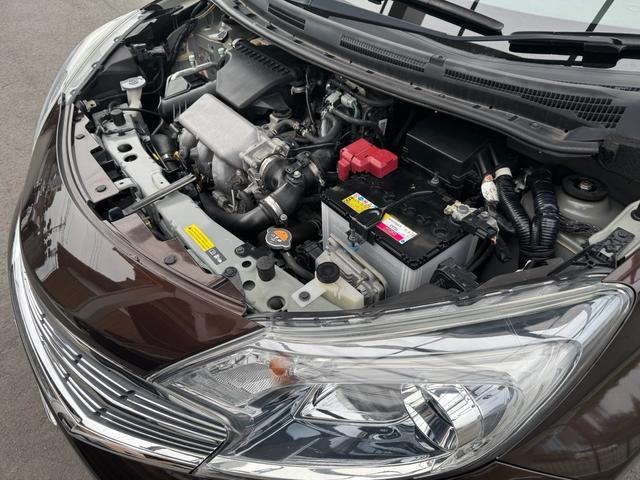 ノート アクシス　Ｖセレクション＋セーフティ　黒革シート　ドラレコ前後（コムテックＺＤＲ０３５）ＥＴＣ　エマブレ　車両逸脱警報　アイドリングストップ　ナビ　フルセグ　バックカメラ　ＤＩＧ－Ｓ　１５ＡＷ　ＬＥＤオートライト　記録簿　スペアキー（6枚目）