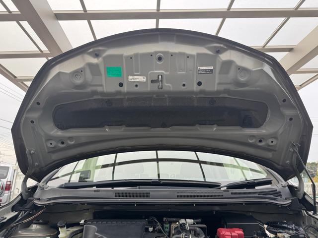 ノート アクシス　Ｖセレクション＋セーフティ　黒革シート　ドラレコ前後（コムテックＺＤＲ０３５）ＥＴＣ　エマブレ　車両逸脱警報　アイドリングストップ　ナビ　フルセグ　バックカメラ　ＤＩＧ－Ｓ　１５ＡＷ　ＬＥＤオートライト　記録簿　スペアキー（9枚目）