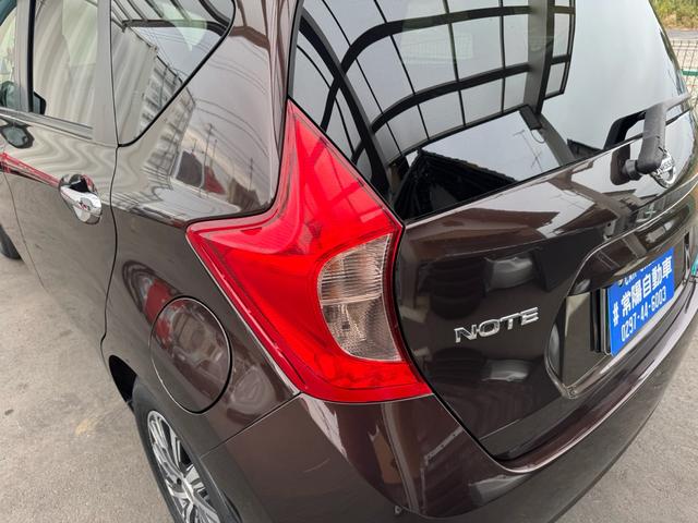 ノート アクシス　Ｖセレクション＋セーフティ　黒革シート　ドラレコ前後（コムテックＺＤＲ０３５）ＥＴＣ　エマブレ　車両逸脱警報　アイドリングストップ　ナビ　フルセグ　バックカメラ　ＤＩＧ－Ｓ　１５ＡＷ　ＬＥＤオートライト　記録簿　スペアキー（25枚目）