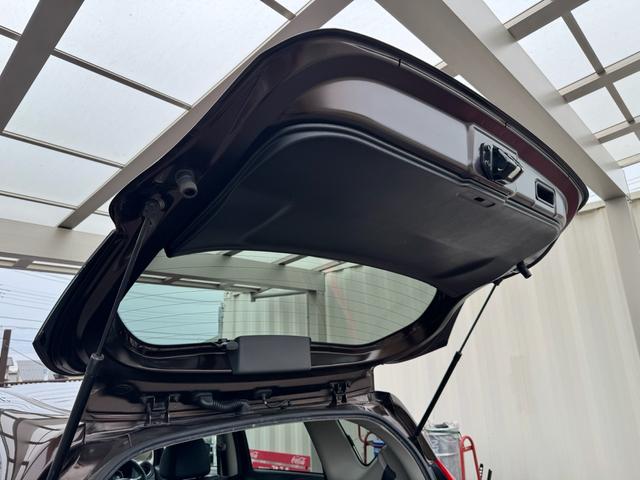 ノート アクシス　Ｖセレクション＋セーフティ　黒革シート　ドラレコ前後（コムテックＺＤＲ０３５）ＥＴＣ　エマブレ　車両逸脱警報　アイドリングストップ　ナビ　フルセグ　バックカメラ　ＤＩＧ－Ｓ　１５ＡＷ　ＬＥＤオートライト　記録簿　スペアキー（51枚目）