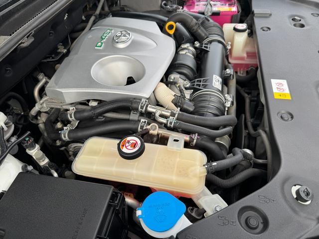 ハリアー プレミアム メタル アンド レザーパッケージ 買取車 モデリスタエアロ 記録簿 カードキー スペアキー フルセグ 走行中TV視聴 本革シート ナビ ETC 純正AW(8枚目)