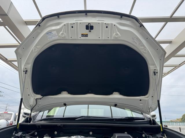 ハリアー プレミアム メタル アンド レザーパッケージ 買取車 モデリスタエアロ 記録簿 カードキー スペアキー フルセグ 走行中TV視聴 本革シート ナビ ETC 純正AW(9枚目)