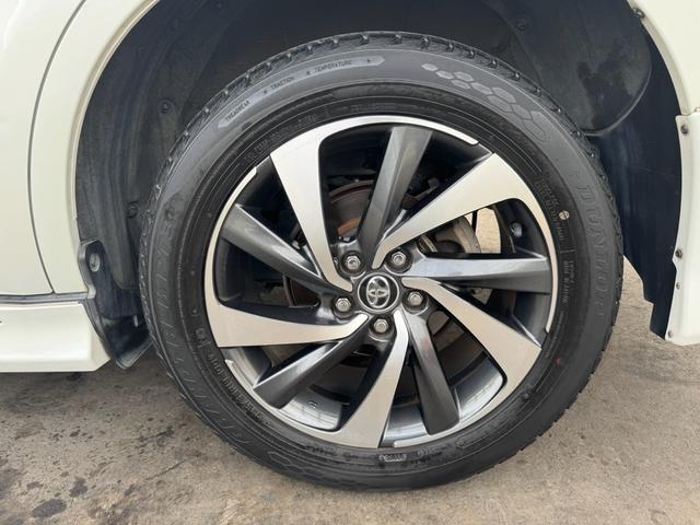 ハリアー プレミアム メタル アンド レザーパッケージ 買取車 モデリスタエアロ 記録簿 カードキー スペアキー フルセグ 走行中TV視聴 本革シート ナビ ETC 純正AW(14枚目)