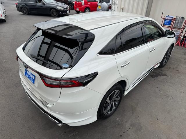 ハリアー プレミアム メタル アンド レザーパッケージ 買取車 モデリスタエアロ 記録簿 カードキー スペアキー フルセグ 走行中TV視聴 本革シート ナビ ETC 純正AW(26枚目)