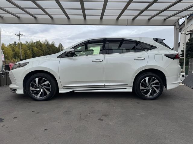 ハリアー プレミアム メタル アンド レザーパッケージ 買取車 モデリスタエアロ 記録簿 カードキー スペアキー フルセグ 走行中TV視聴 本革シート ナビ ETC 純正AW(28枚目)