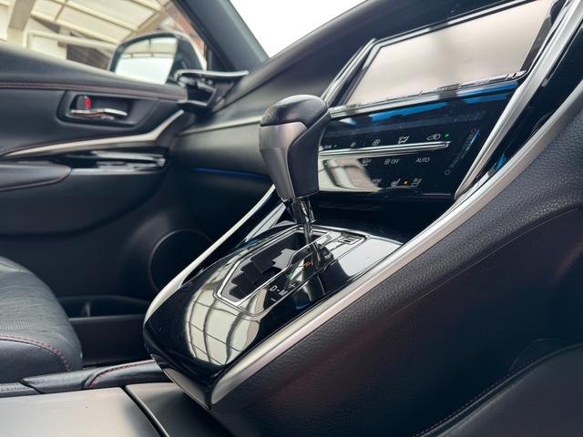 ハリアー プレミアム メタル アンド レザーパッケージ 買取車 モデリスタエアロ 記録簿 カードキー スペアキー フルセグ 走行中TV視聴 本革シート ナビ ETC 純正AW(44枚目)