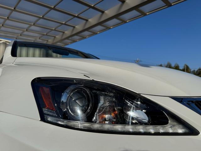 ＩＳ ＩＳ２５０Ｃ　バージョンＬ　平成２５年３月登録　ＴＯＭＳ２０インチＡＷ　赤革シート　クルーズコントロール　スペアキー　記録簿　ナビ　フルセグ　ＥＴＣ　バックカメラ　クリアランスソナー　ドラレコ（4枚目）