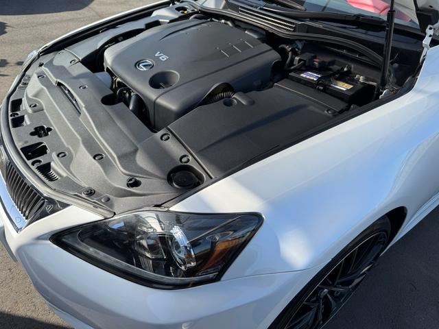 ＩＳ ＩＳ２５０Ｃ　バージョンＬ　平成２５年３月登録　ＴＯＭＳ２０インチＡＷ　赤革シート　クルーズコントロール　スペアキー　記録簿　ナビ　フルセグ　ＥＴＣ　バックカメラ　クリアランスソナー　ドラレコ（6枚目）