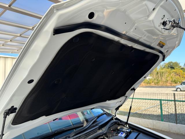 ＩＳ ＩＳ２５０Ｃ　バージョンＬ　平成２５年３月登録　ＴＯＭＳ２０インチＡＷ　赤革シート　クルーズコントロール　スペアキー　記録簿　ナビ　フルセグ　ＥＴＣ　バックカメラ　クリアランスソナー　ドラレコ（9枚目）